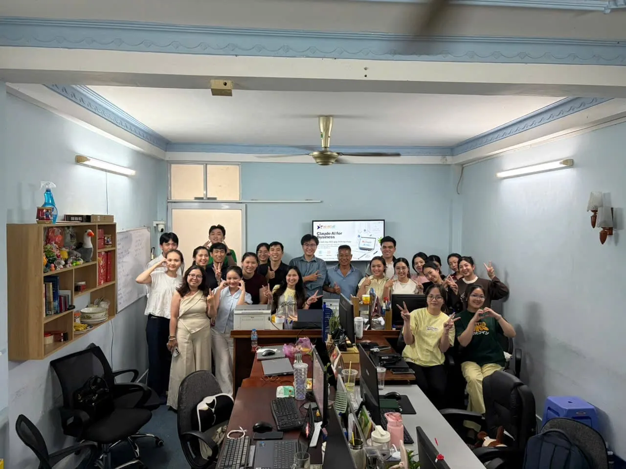 Ảnh tập thể lớp đào tạo AI tại doanh nghiệp
